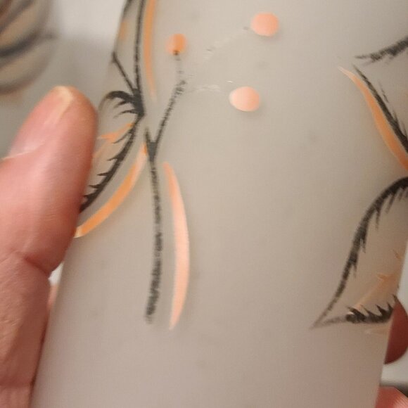 5 Vintage Tall Frosted Floral Design Glasses - Picture 3 of 5